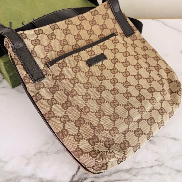 Gucci GG Canvas Leather Messenger Shoulder Bag
Crossbody Bag 122793 - Picture 5 of 17